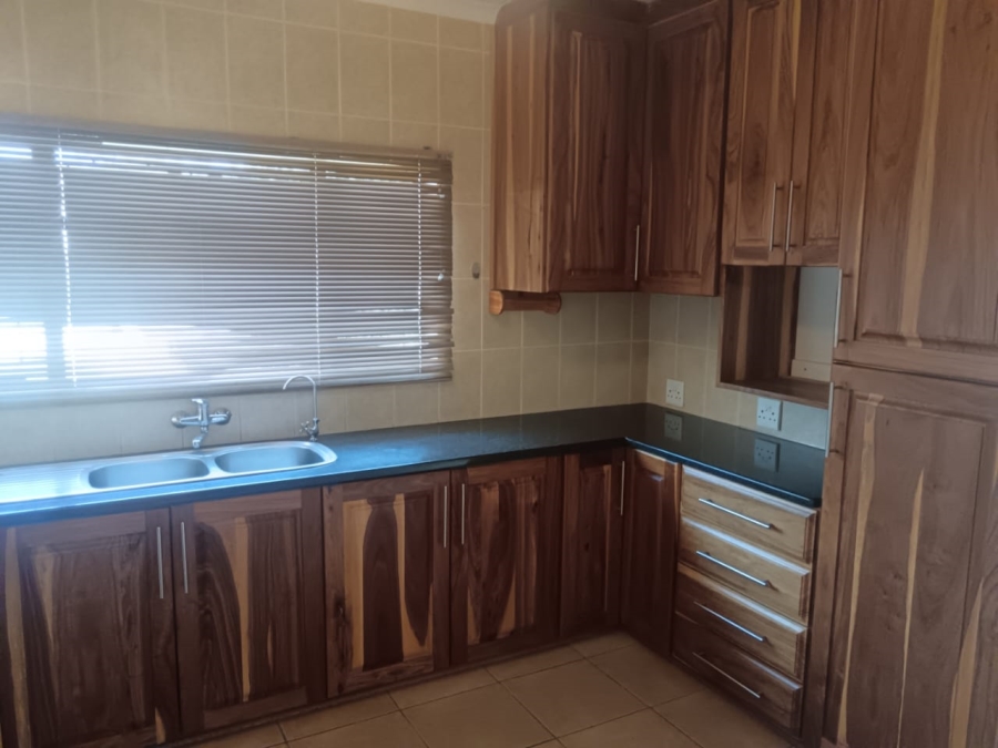 3 Bedroom Property for Sale in Heuwelsig Northern Cape